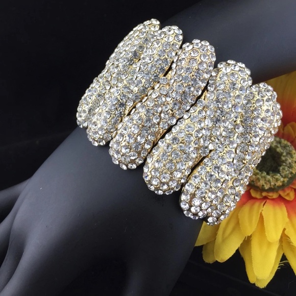 Classic Pageant Pave Austrian Clear Crystal Stretch Bracelet Gold Tone 2” Long - Picture 4 of 11